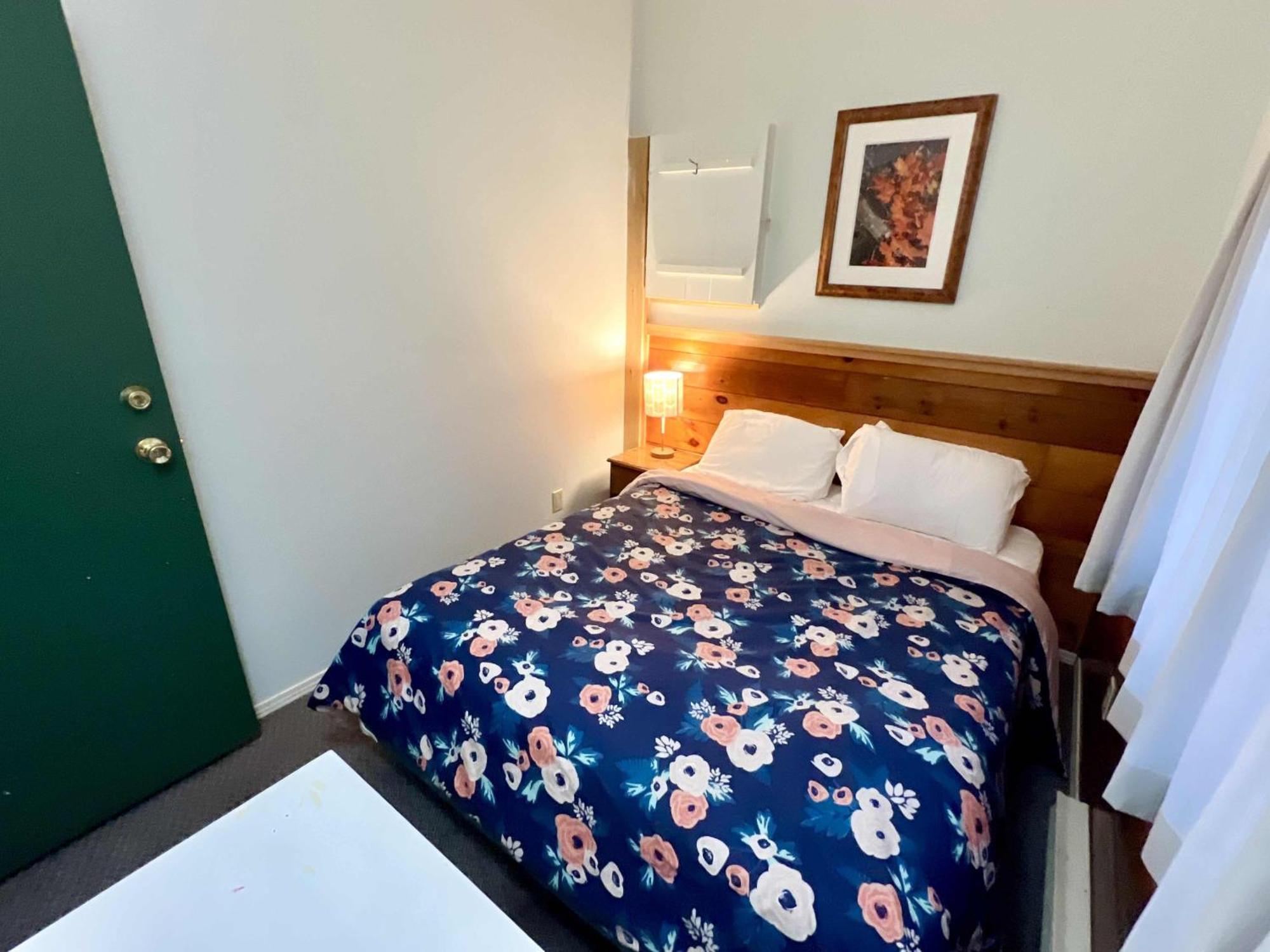 High Falls Bay Cottages, Camping & Waterpark Bracebridge Esterno foto