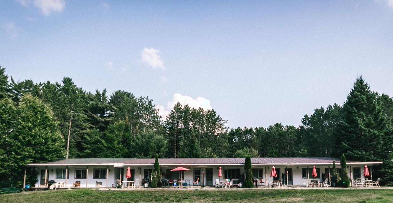 High Falls Bay Cottages, Camping & Waterpark Bracebridge Esterno foto